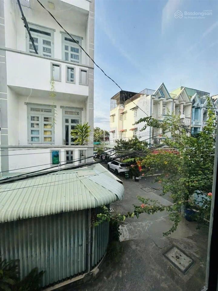 Hẻm xe hơi thông  ngay h.iệp thành city quận 12