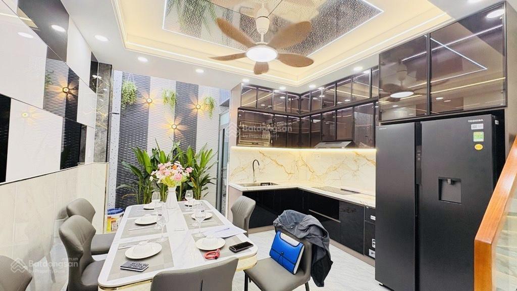 Nhà 5 tầng  siêu đẹp  trục dương thị mười  hàng hiếm khu vực