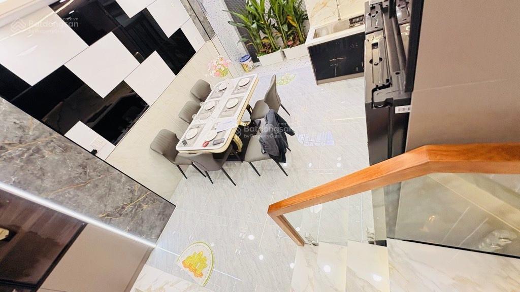 Nhà 5 tầng  siêu đẹp  trục dương thị mười  hàng hiếm khu vực