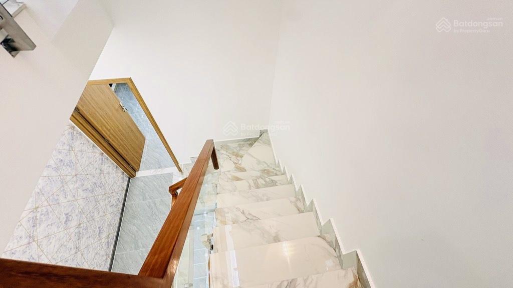 Nhà 5 tầng  siêu đẹp  trục dương thị mười  hàng hiếm khu vực