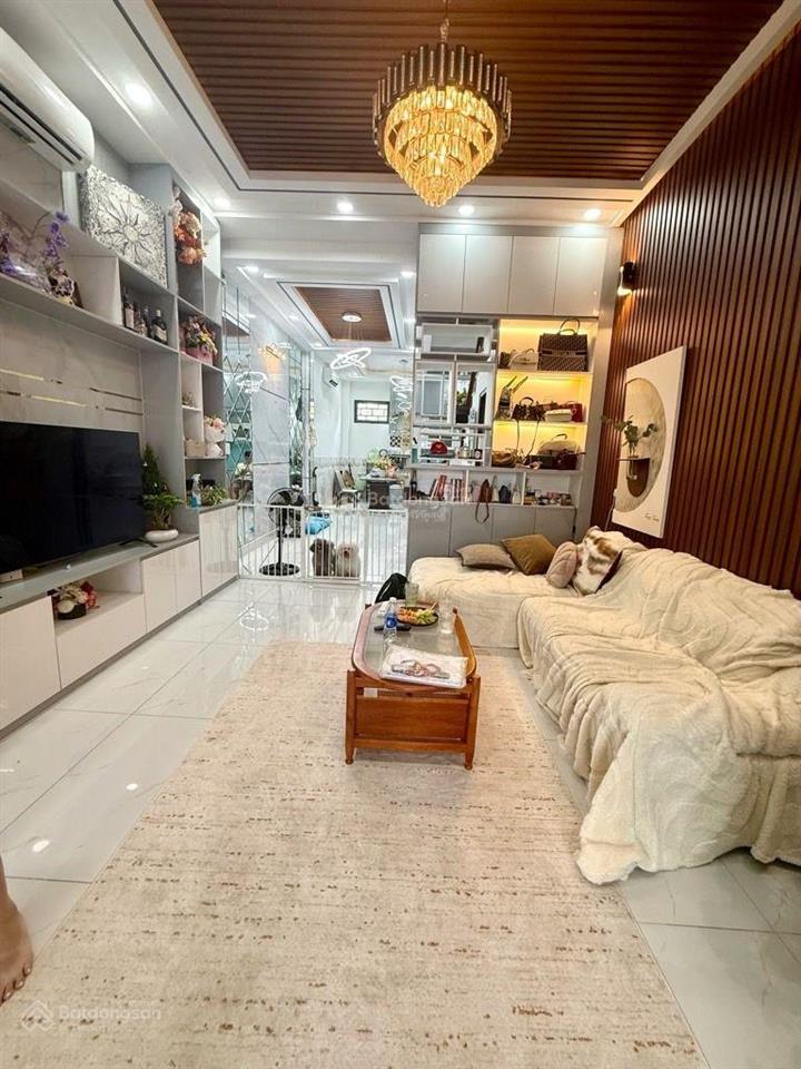 B.á.n nhà 4m x 18m, 4 tấm hẻm rộng 8m  giá 9,5 t.ỷ  huỳnh tấn phátnhà bè