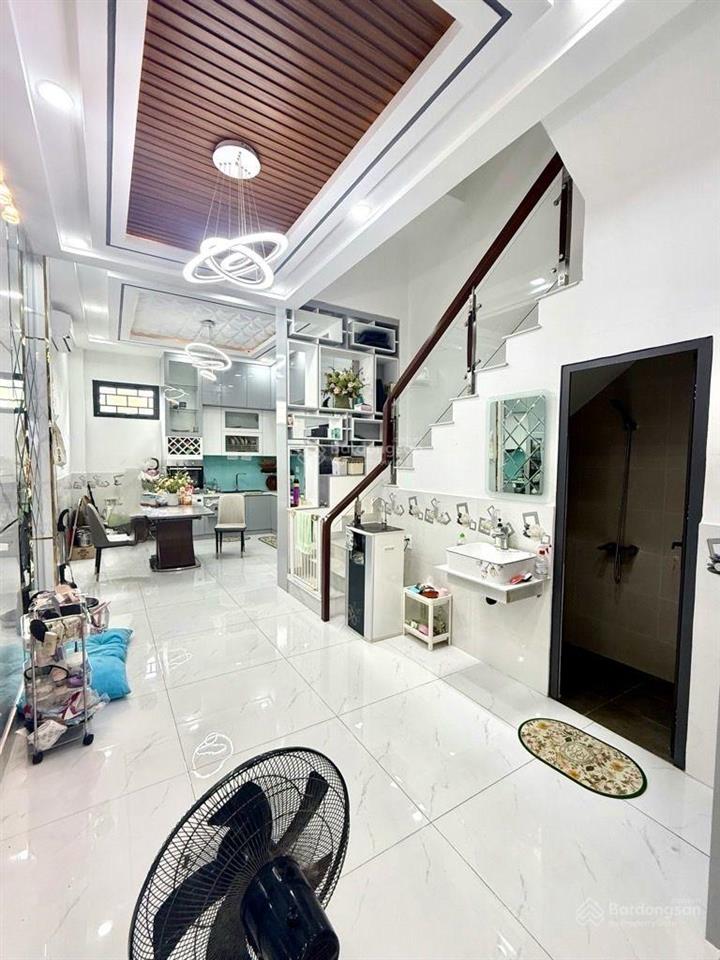 B.á.n nhà 4m x 18m, 4 tấm hẻm rộng 8m  giá 9,5 t.ỷ  huỳnh tấn phátnhà bè