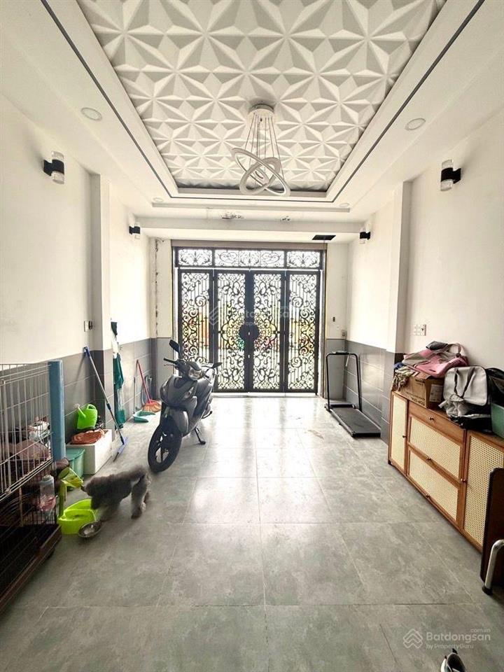 B.á.n nhà 4m x 18m, 4 tấm hẻm rộng 8m  giá 9,5 t.ỷ  huỳnh tấn phátnhà bè