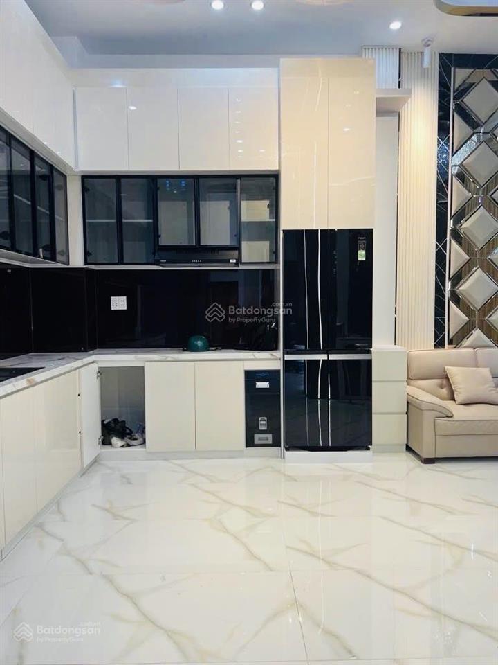 Nhà mới lung linh ngang 8,5m|giá 8.2 tỷ có thang máy dương cát lợi|nhà bè