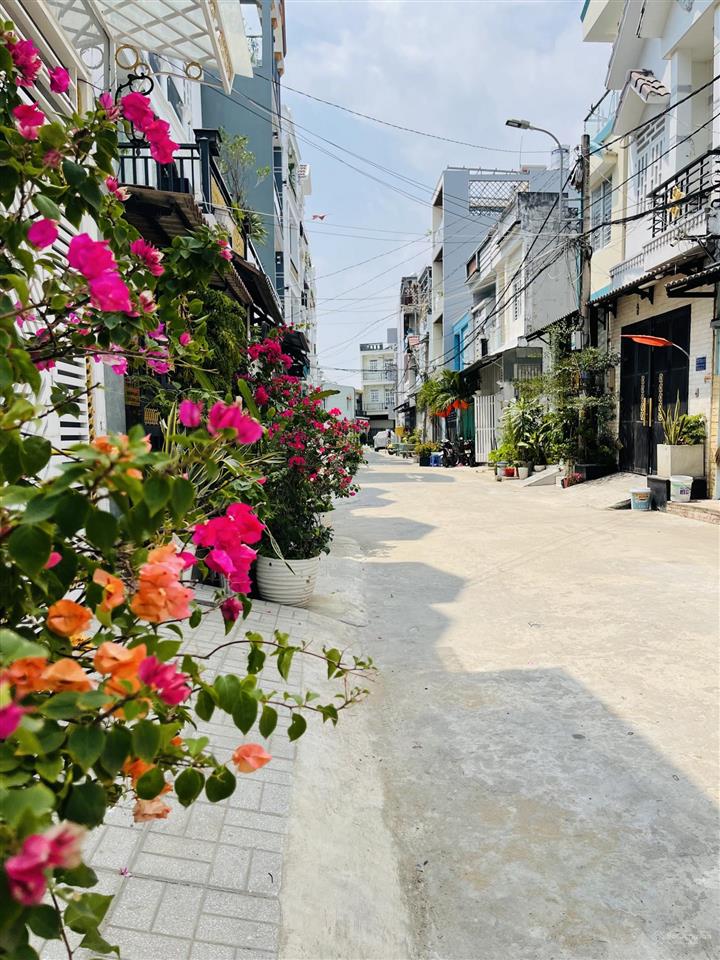 Nhà phố 4 tầng kdc đường nhựa xe hơi tránh  6.65 tỷ  nhà bè