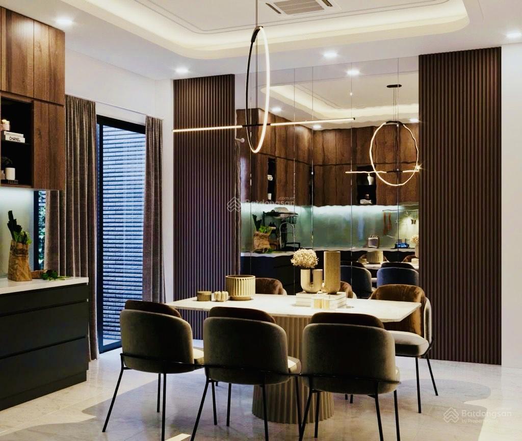 Nhà 4 tầng + sân thượng thiết kế sang trọng sát phú mỹ hưng