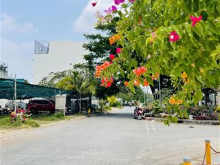 Nhà này không thiếu gì chỉ thiếu chủ mới thôi!
nhà 4 tầng kdc 5m x 17m nhà bè