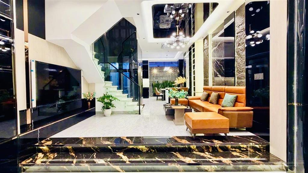 Nhà mới  thang máy  kdc  xe hơi  11.8 tỷ  nhà bè