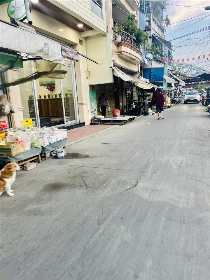 Bán nhà q7  hẻm 5m giá 7.9 tỷ  kinh doanh đỉnh cao
