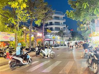 Tòa nhà 7 tầng + 1 hầm  chdv cao cấp trung tâm quận 7  khu nguyễn thị thập
