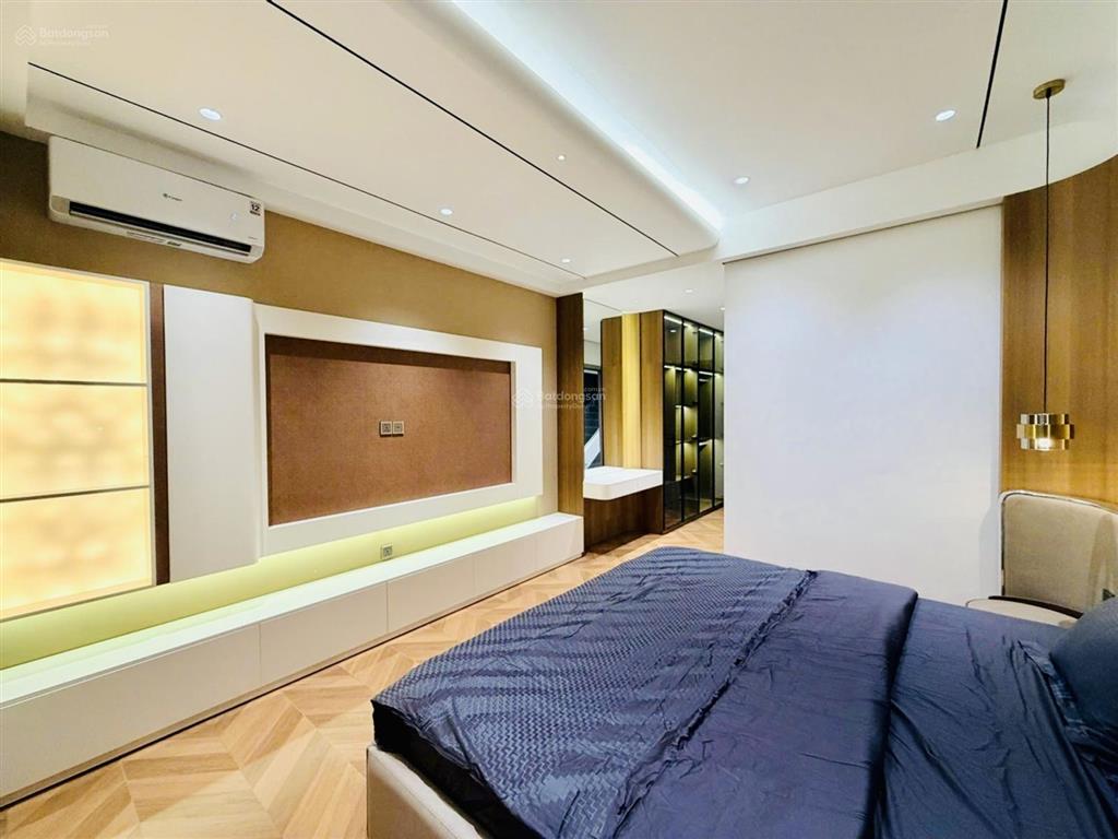 Bán siêu phẩm mặt tiền quận 7  thang máy xịn sò  nội thất tiền tỷ