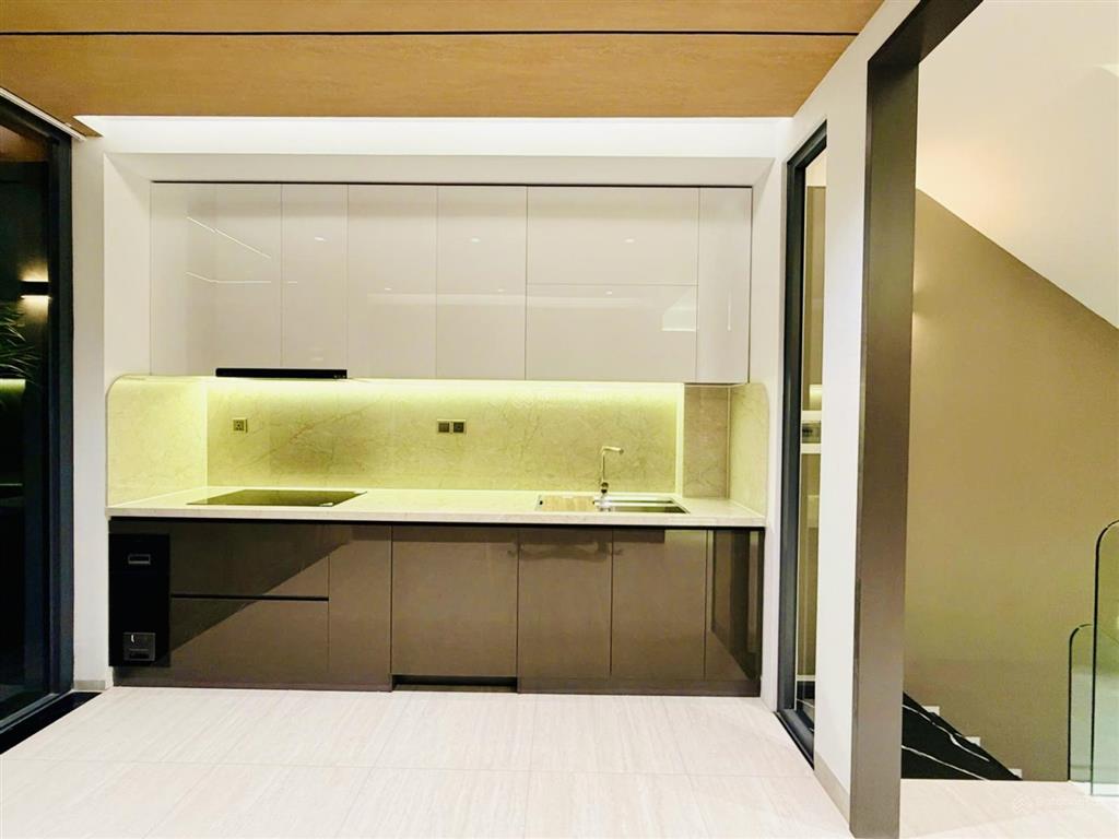 Bán siêu phẩm mặt tiền quận 7  thang máy xịn sò  nội thất tiền tỷ