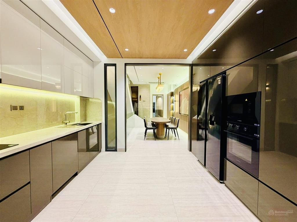 Bán siêu phẩm mặt tiền quận 7  thang máy xịn sò  nội thất tiền tỷ