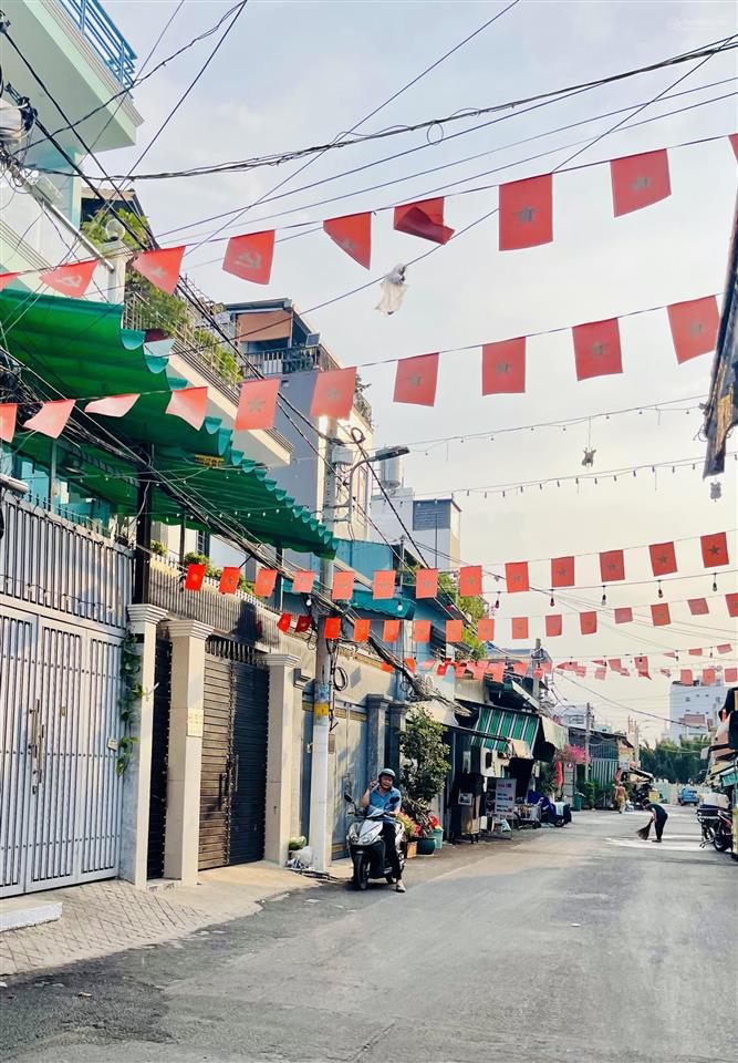 Bán nhà mới q7  hẻm 3 gác  full nội thất