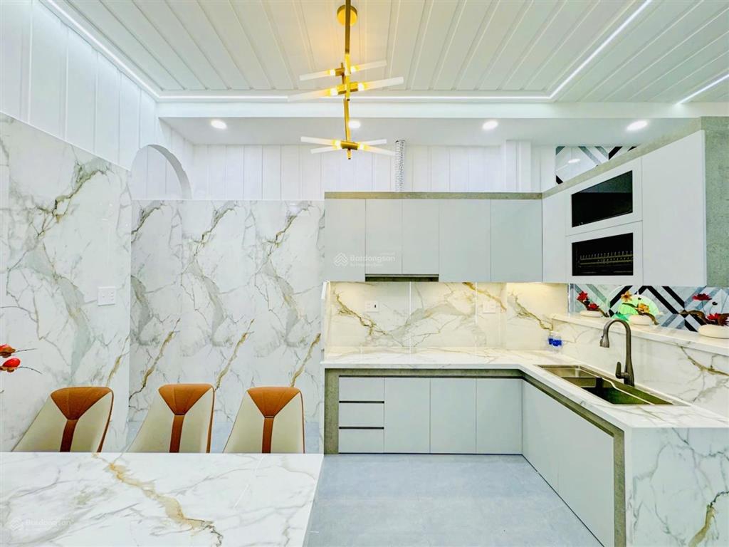 Bán nhà mới q7  hẻm 3 gác  full nội thất