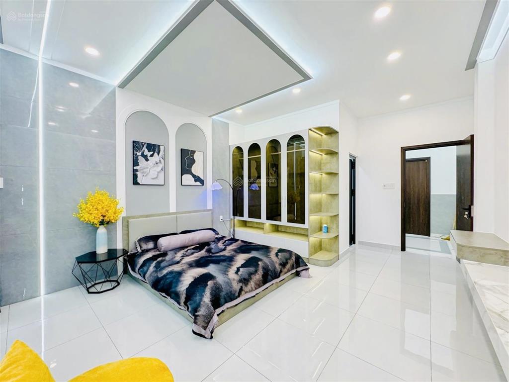 Bán nhà mới q7  hẻm 3 gác  full nội thất