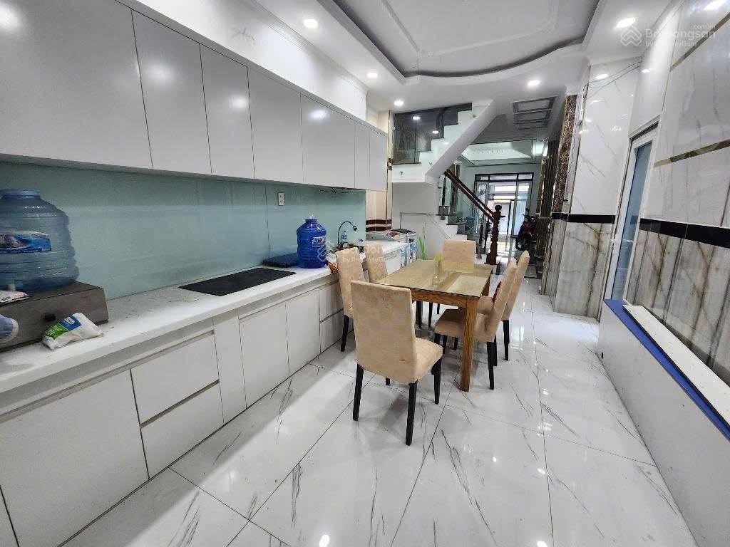 Chdv 4 tầng dt 115.8m2  9 phòng  dòng tiền 30tr/tháng  giá 8 tỷ