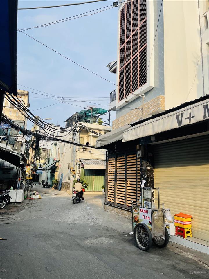 Chdv 4 tầng dt 115.8m2  9 phòng  dòng tiền 30tr/tháng  giá 8 tỷ
