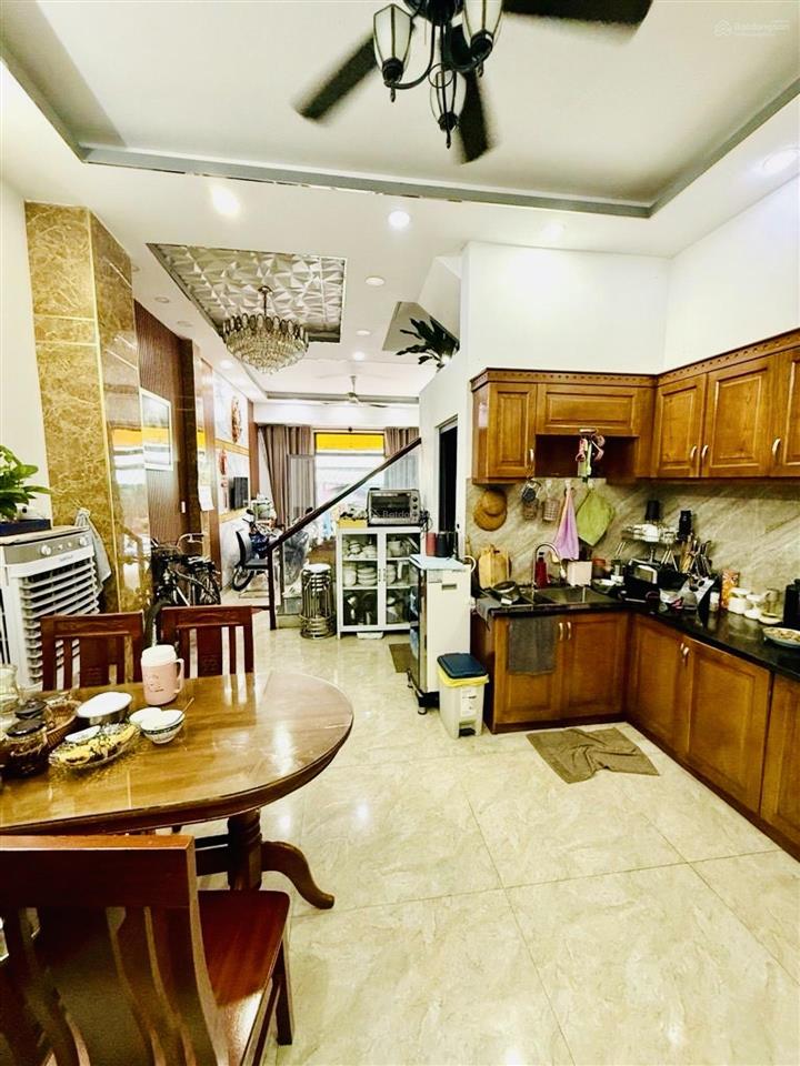 Bán nhà q7  hẻm ôtô thông  tân hưng  3 tầng  nở hậu  nhỉnh 8 tỷ