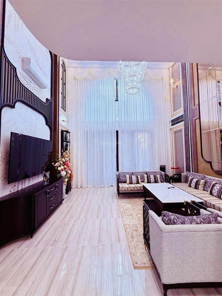 Bán nhà mặt tiền q7  thang máy  phong cách luxury