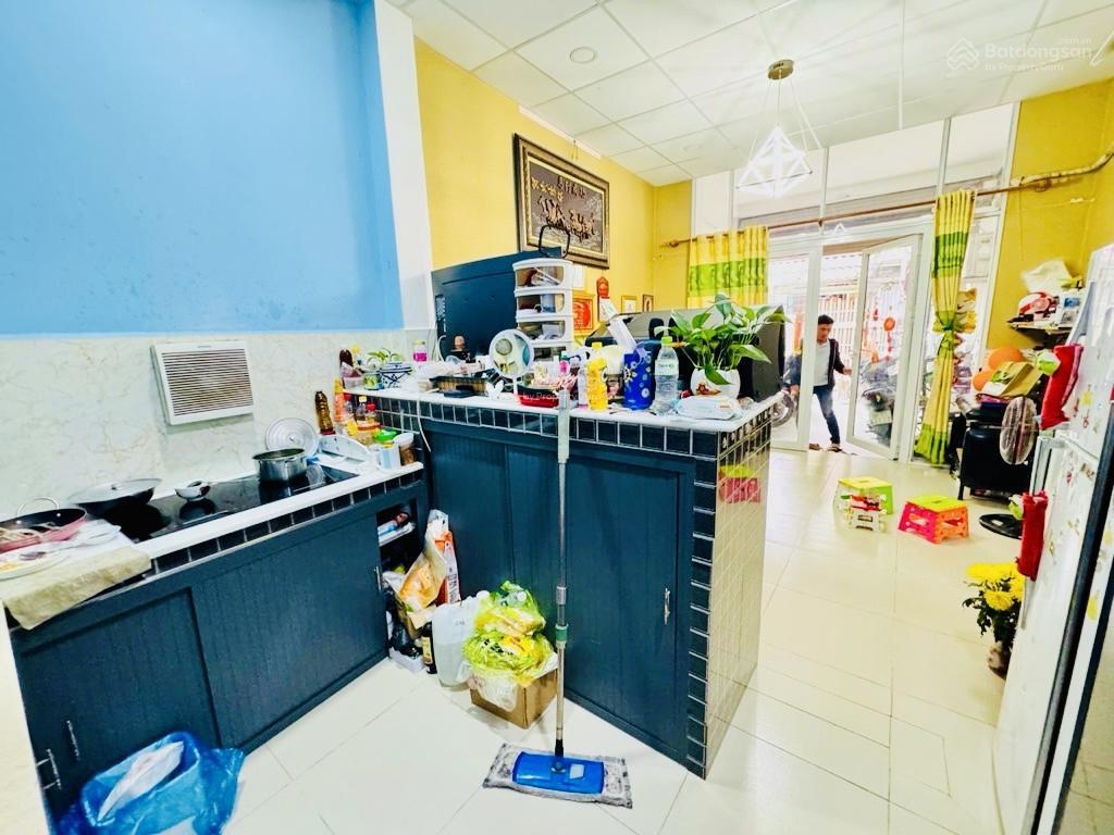 Bán nhà  4m x 19.7m  dòng tiền 15tr/tháng  giá 6.8 tỷ  q7