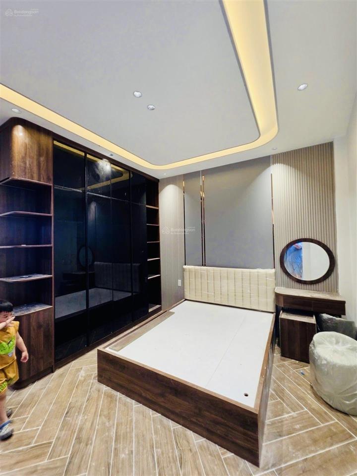 Bán nhà chính chủ  q7  nhỉnh 7 tỏi  ngang khủng 6m x 12m
