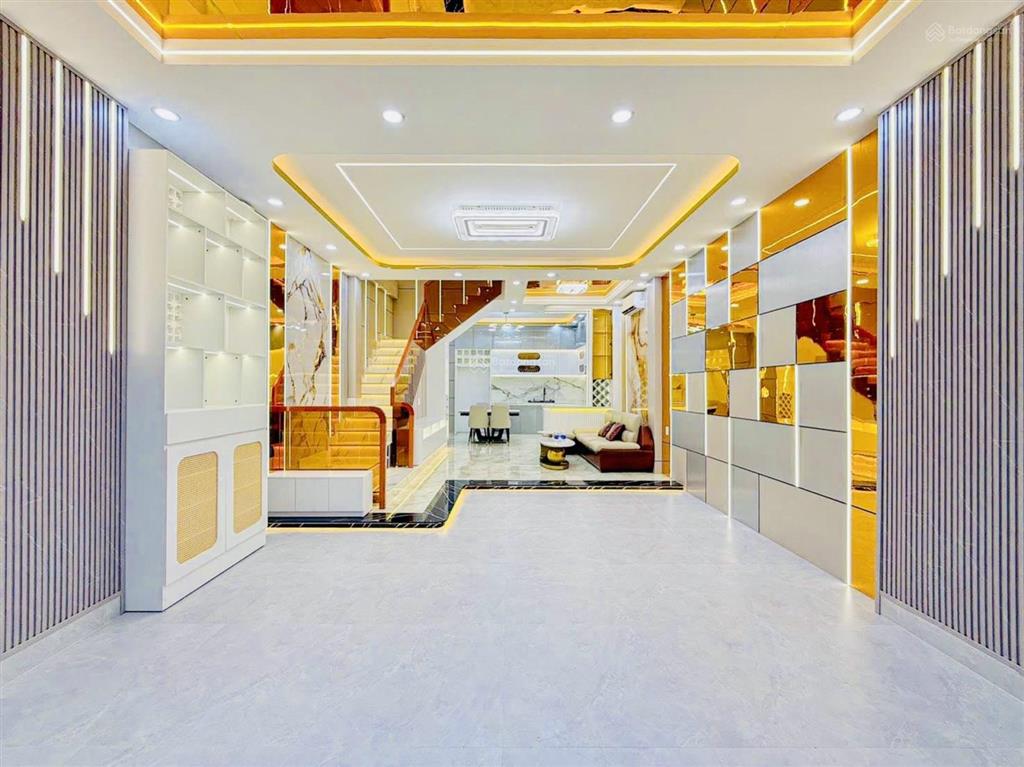 Nhà mới chính chủ để bán  q7  gara ô tô  đường thông