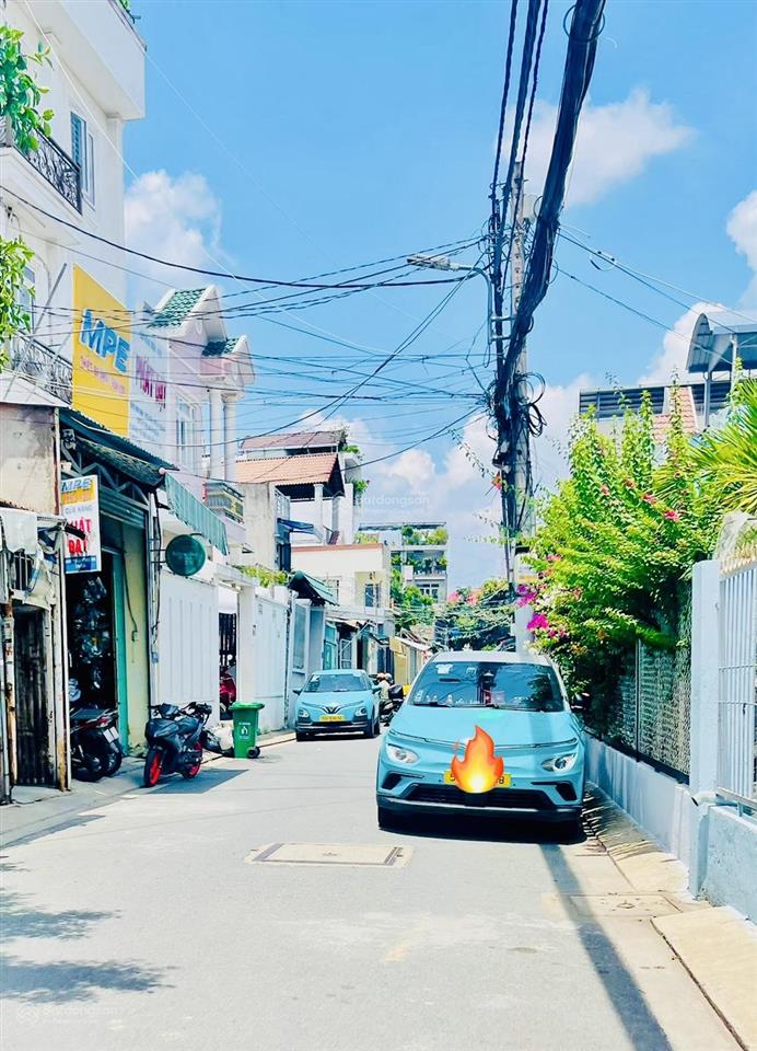 Nhà mới chính chủ để bán  q7  gara ô tô  đường thông