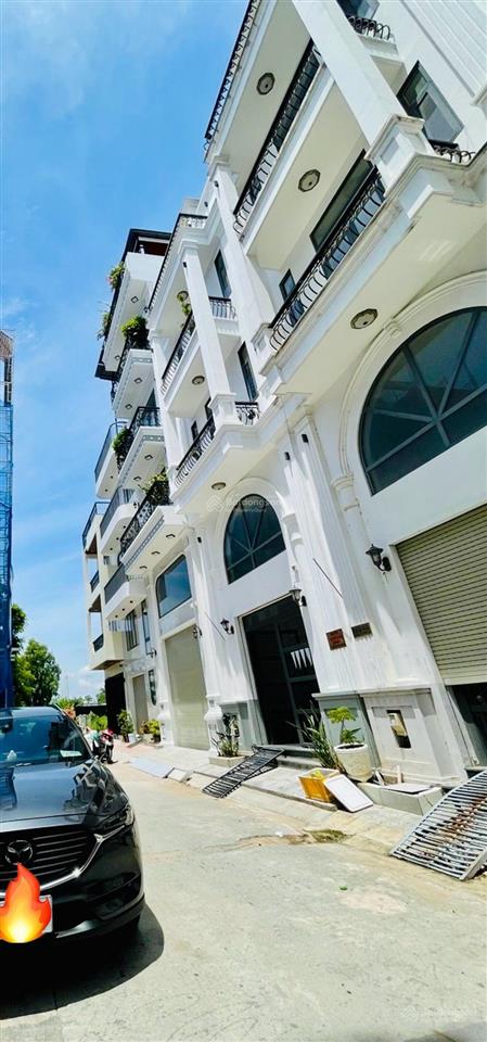 Bán đất quận 7  sát phú mỹ hưng  ngang lớn 5m  8,15 tỷ