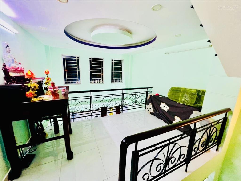 Bán nhà chính chủ 4m x 30m  phú thuận, q7  8,5 tỷ