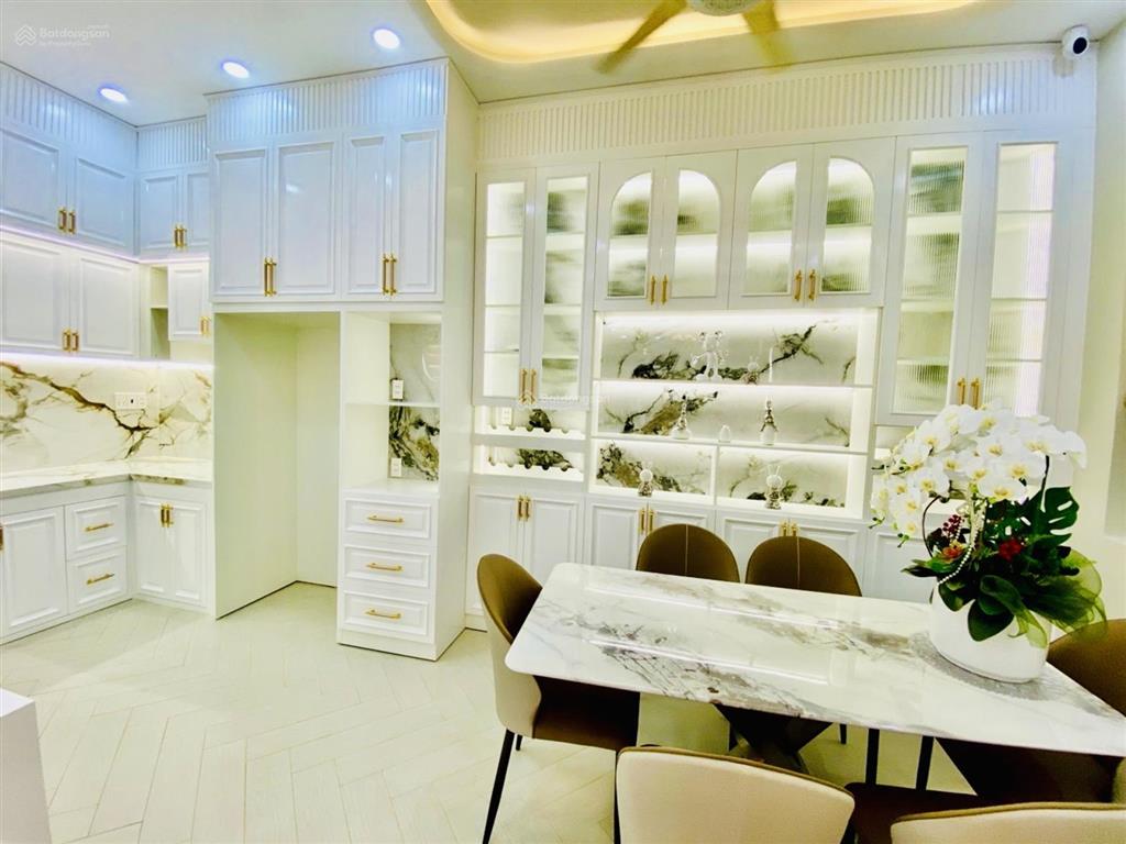 Bán nhà đẹp q7  full nội thất  ngang tới 9m  giá chỉ 6,99 tỷ