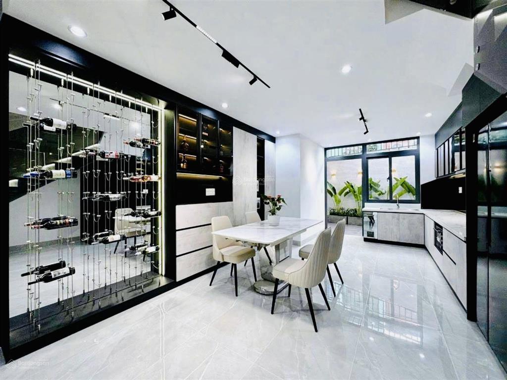 Nhà đẹp 3 tầng full nội thất 72m vuông  chỉ hơn 7 tỷ  q7