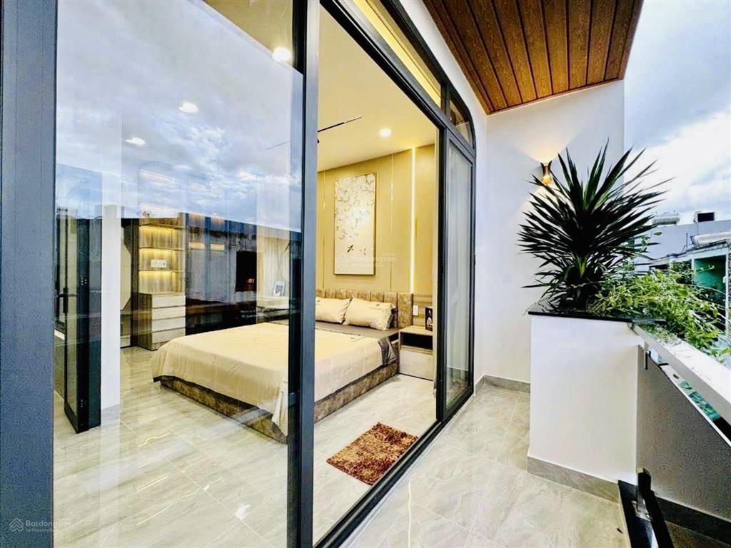 Nhà đẹp 3 tầng full nội thất 72m vuông  chỉ hơn 7 tỷ  q7