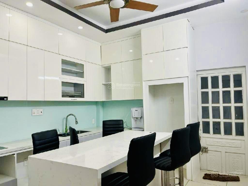 Bán nhà q7  4 tầng  ô tô đỗ cửa  nhỉnh 8,35 tỉ  thu nhập sẵn 16tr/tháng