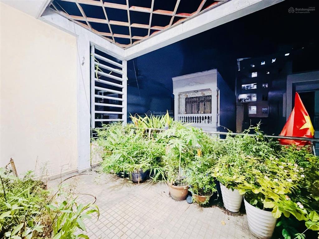 Bán nhà q7  tân thuận  ô tô tận cửa  sổ vuông hoàn công