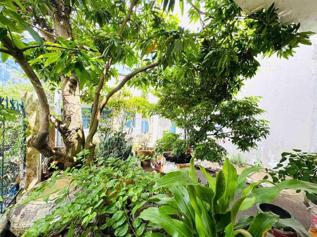 Bán đất tặng nhà  quận 7  ngang khủng 10m  chỉ 8 tỷ tl
