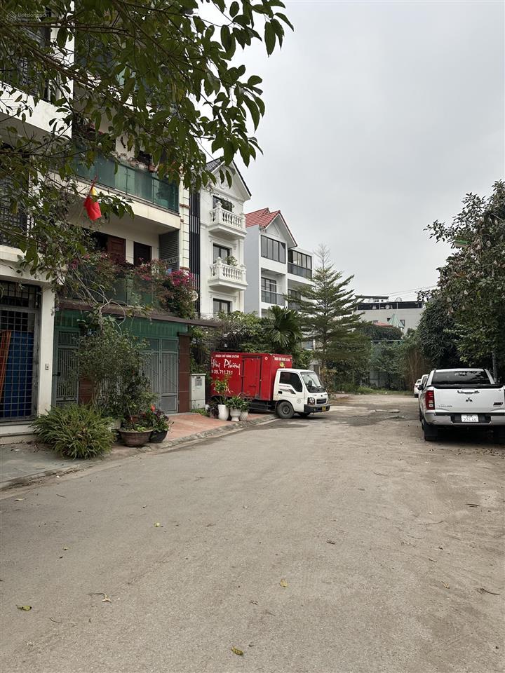 Bán đất xây biệt thự đẹp tại phố lạc trung, 55 tỷ vnd, 135 m2, mặt tiền lý tưởng 9m.