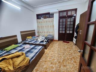 Bán nhà riêng phố việt hưng lb  dt 36m. xây 2 tầng, mt 3,6m. 2pn. khách bếp nhà thoáng sáng.