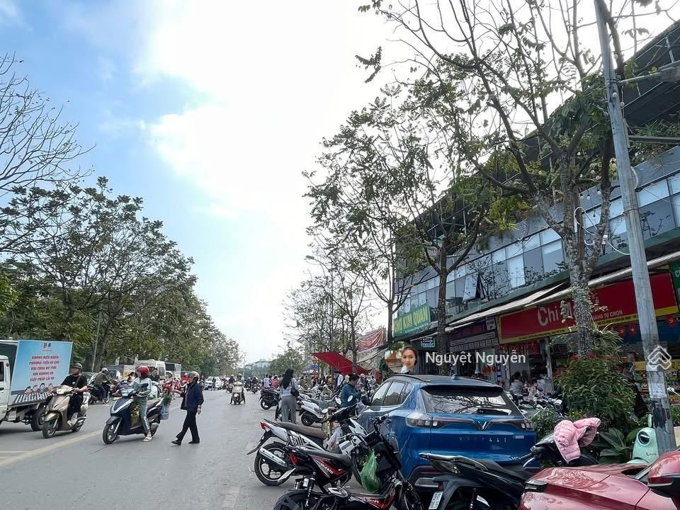 Hiếm  chính chủ bán  đất đẹp trung tâm  vài bước chân ra ngô gia tự  ô cách. dt 65m2 mt 5m