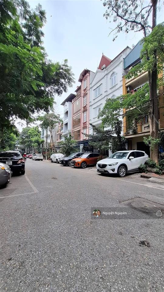 Phân lô ngã tư bạch mai  ô tô vào nhà  mặt tiền rộng