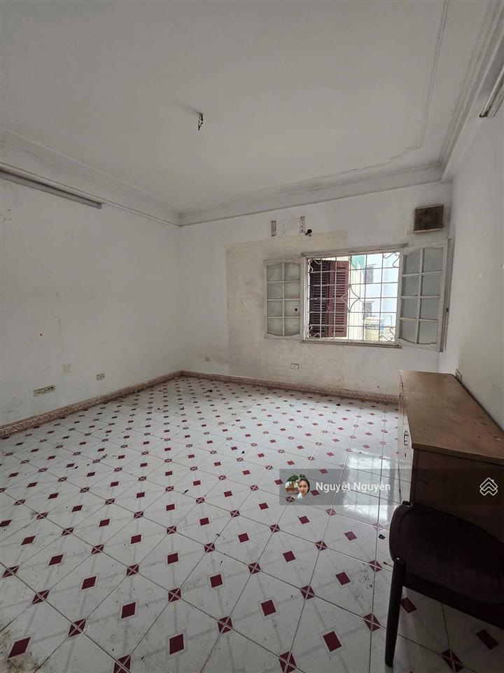 Phân lô ngã tư bạch mai  ô tô vào nhà  mặt tiền rộng