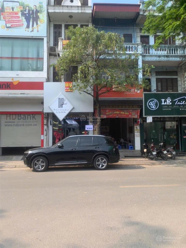 Mặt phố lạc trung  hbt  mặt sau ngõ thông ô tô  vỉa hè trước sau