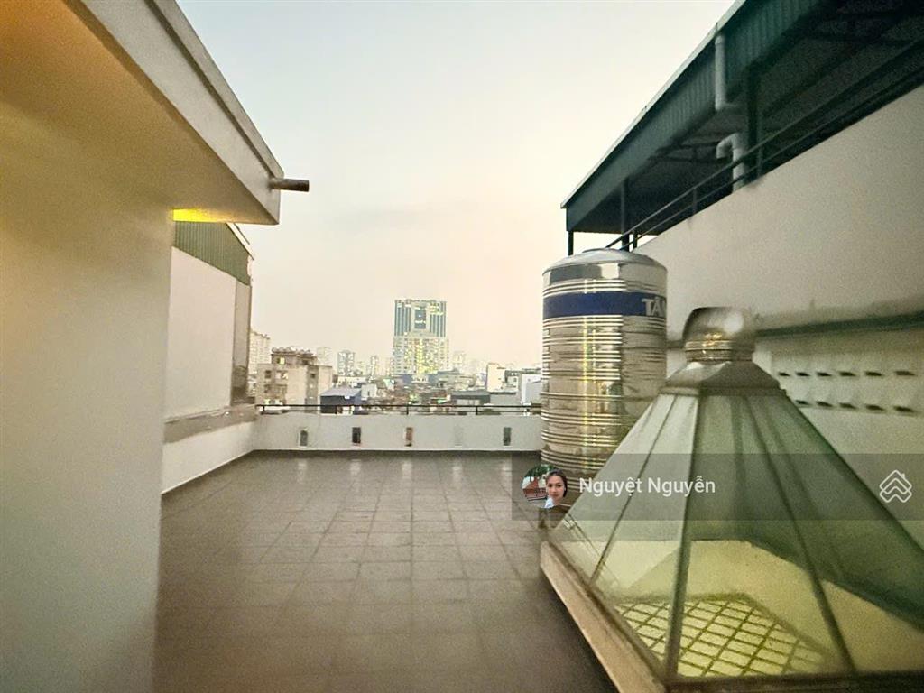 Tòa nhà 9 tầng phố bạch mai 135m2  thang máy  gara 2 ô tô