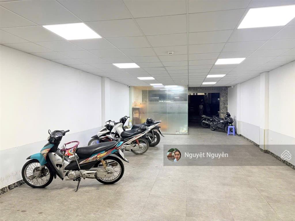 Tòa nhà 9 tầng phố bạch mai 135m2  thang máy  gara 2 ô tô