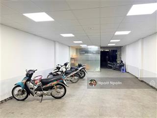 Tòa nhà 9 tầng phố bạch mai 135m2  thang máy  gara 2 ô tô