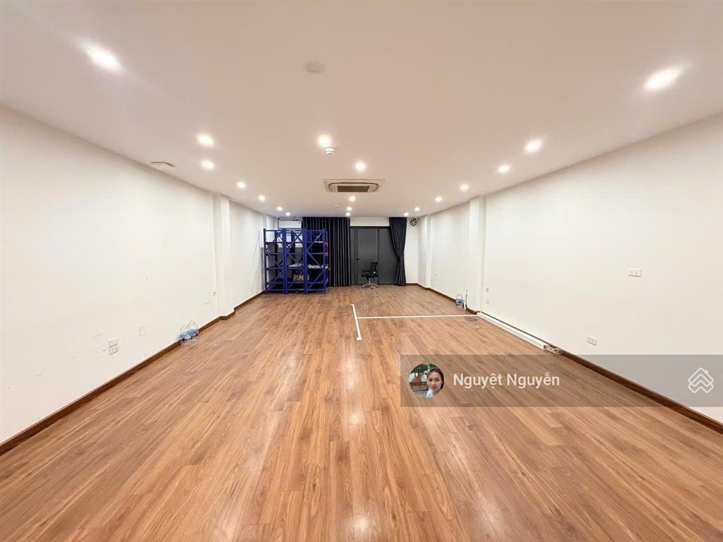 Tòa nhà 9 tầng phố bạch mai 135m2  thang máy  gara 2 ô tô