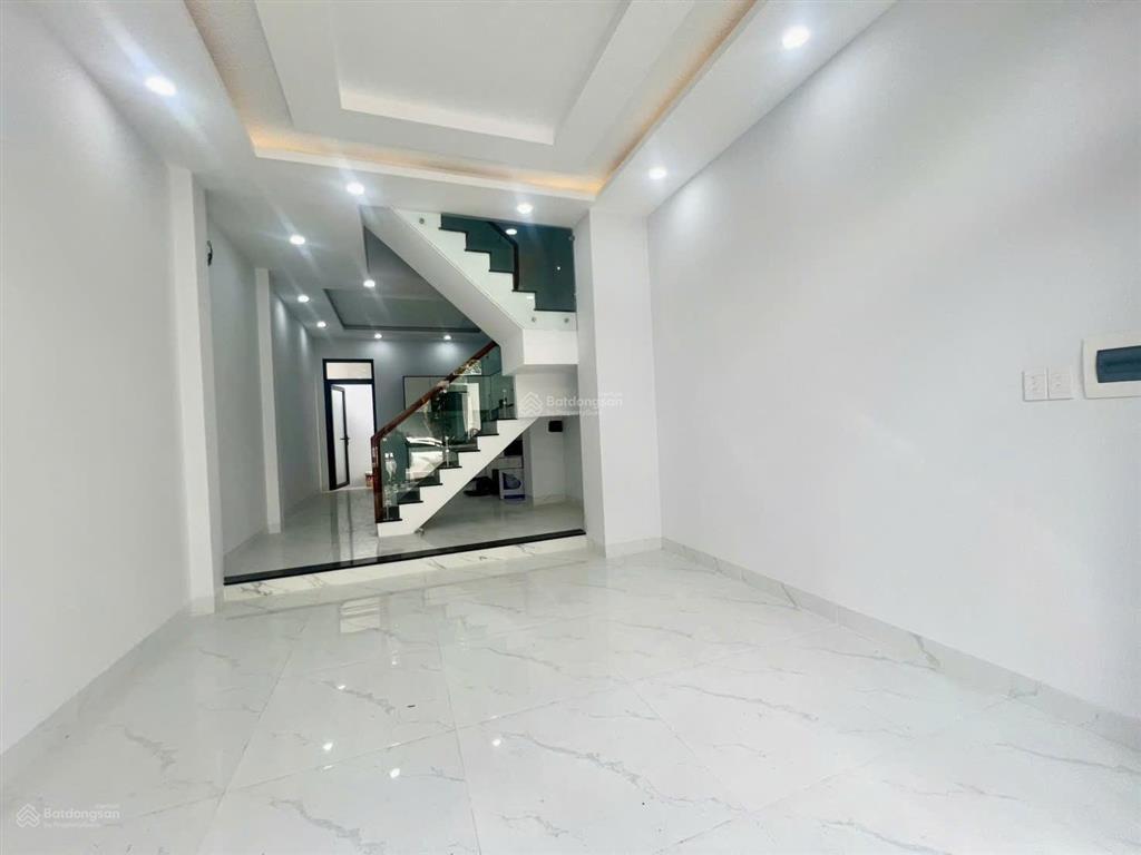 Nhà 3 tầng mới xây kdc nam khang 1426 nguyễn duy trinh