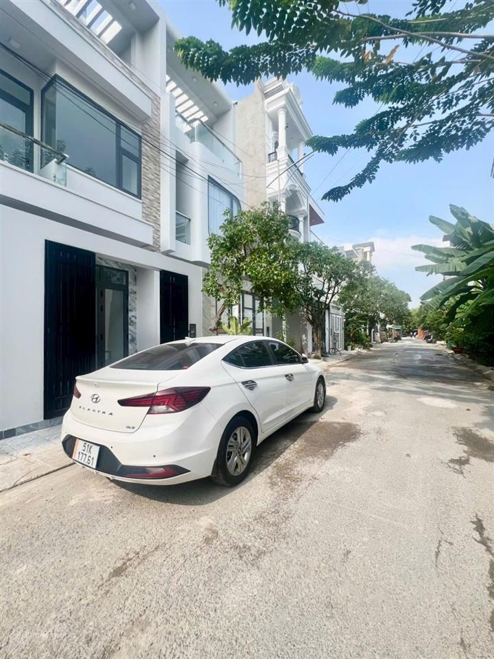 Nhà 3 tầng mới xây kdc nam khang 1426 nguyễn duy trinh