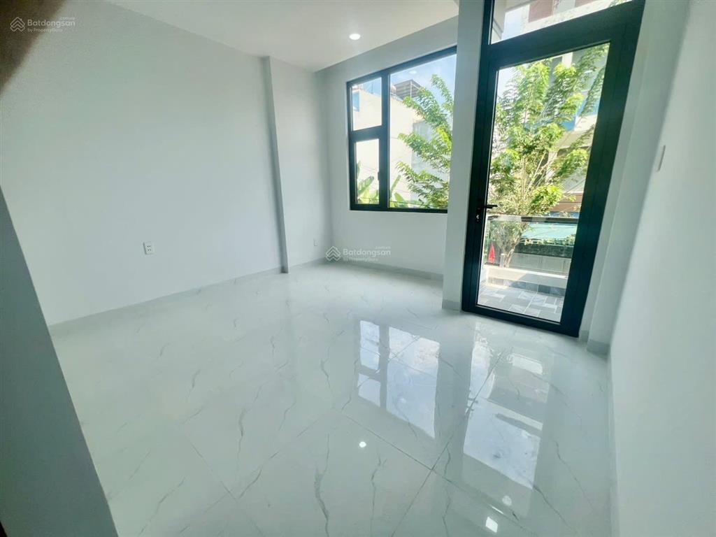 Nhà 3 tầng mới xây kdc nam khang 1426 nguyễn duy trinh