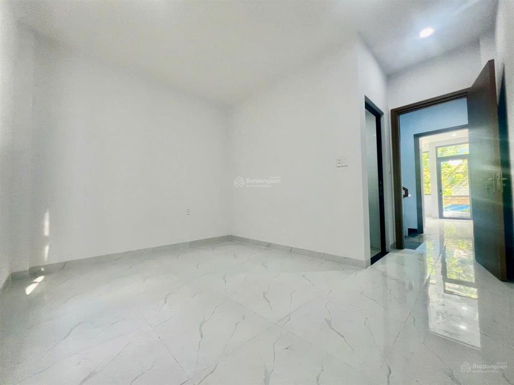 Nhà 3 tầng mới xây kdc nam khang 1426 nguyễn duy trinh